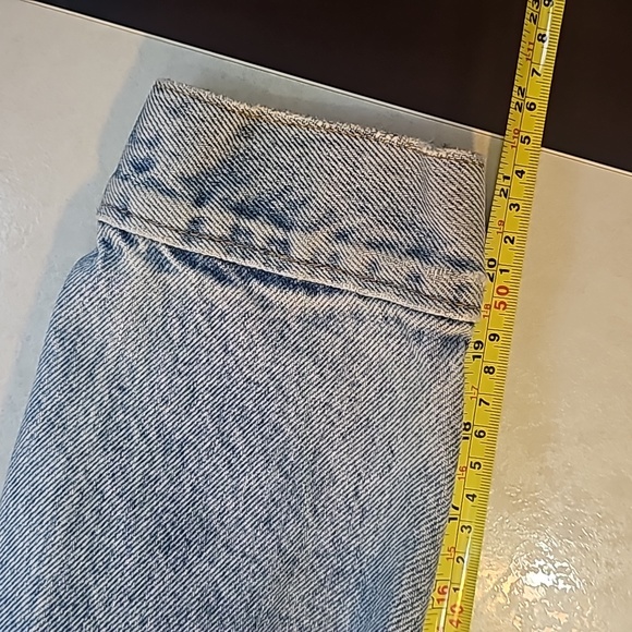 Vintage 90s Levi's Jean Jacket - Picture 9 of 16